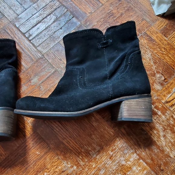 Black suede booties - Picture 3 of 10